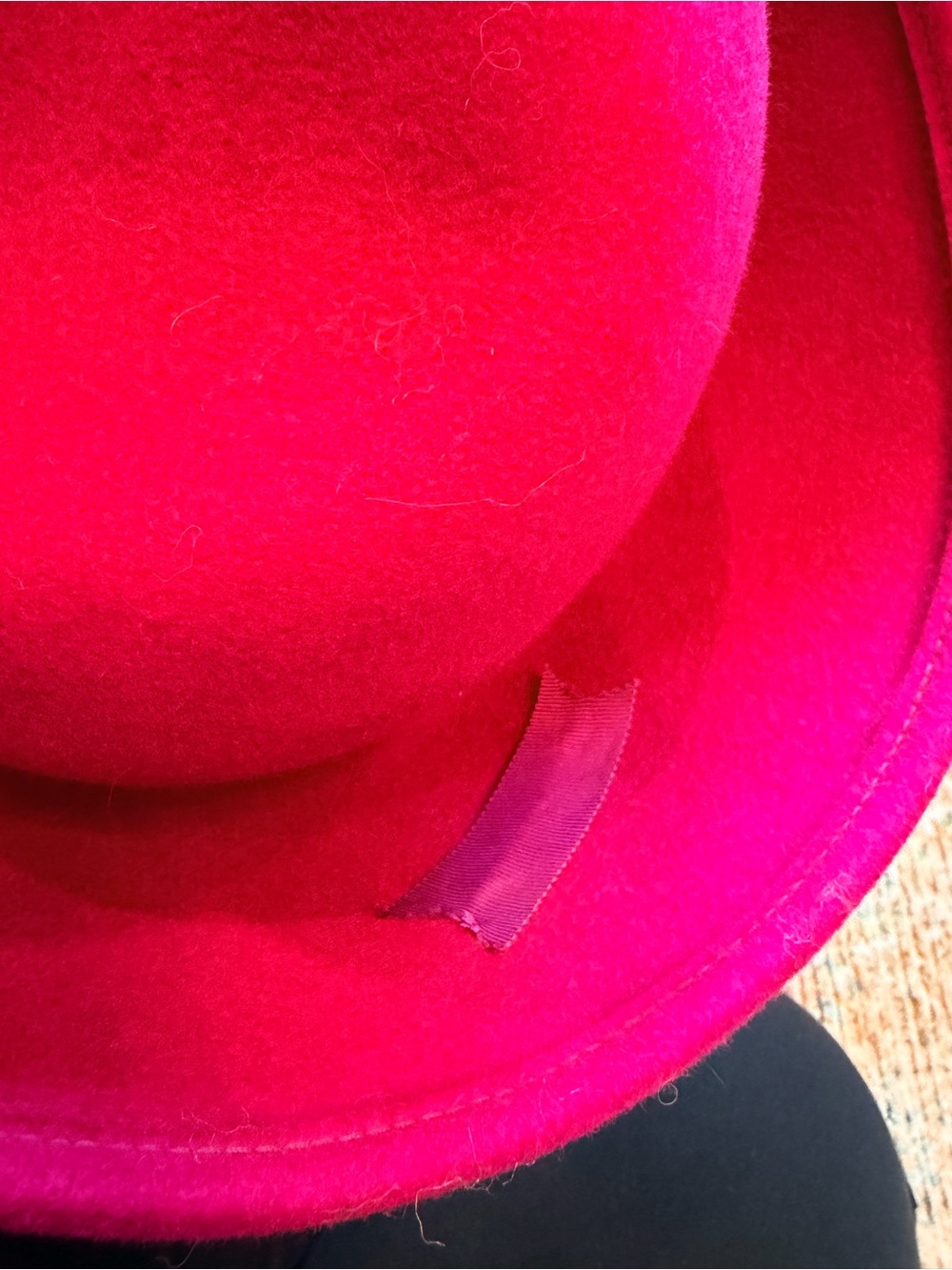 2 Vintage Hats Black Felt Hat with Blue and Green Feathers & Pink Felt Hat - Picture 12 of 12
